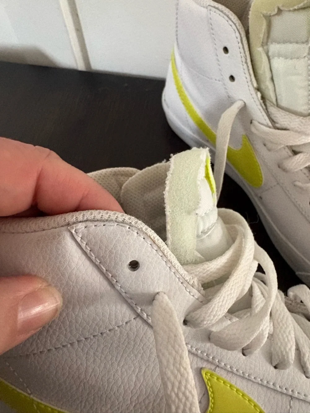 Nike High-Top Sneakers with lemon Yellow Swoosh - Picture 6 of 7